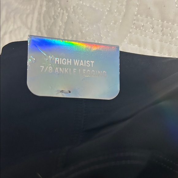 PINK Victoria's Secret Black Leggings - Picture 5 of 7